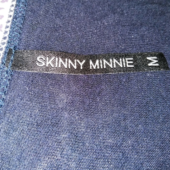 SKINNIE MINNIE Embellished Star Ruched Tee - Picture 12 of 15